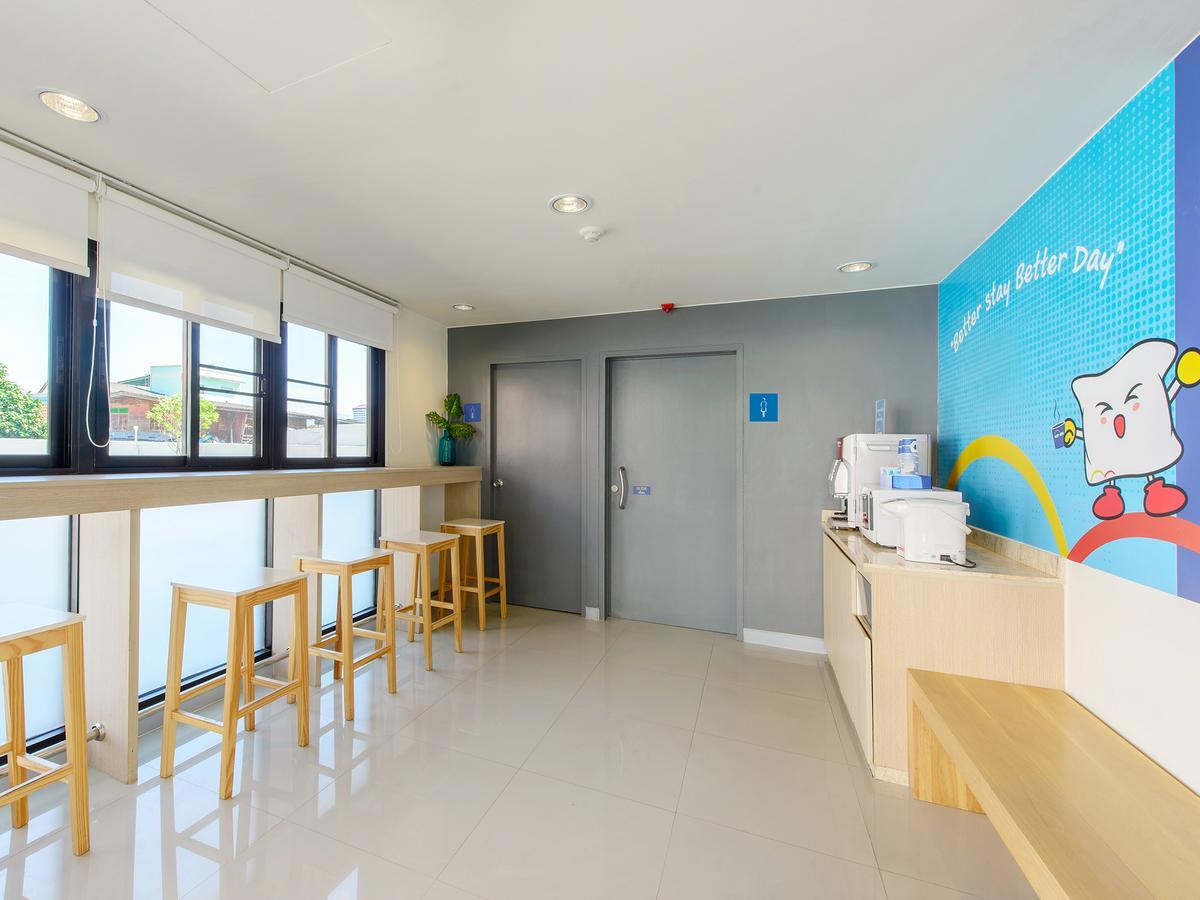 Hop Inn Nakhon Sawan Zewnętrze zdjęcie